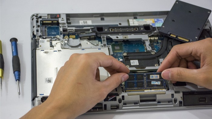 Ram upgrade sendiri mudah gagal ilustrasi Tips Upgrade RAM atau SSD Laptop Sendiri