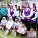 Ketum Posyandu Berikan Bantuan dan Ajak Warga Huntara Aceh Senam Sehat