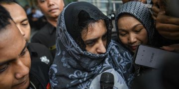 KPK Sita 5 Jam Tangan Mewah dari Rumah Bupati Pekalongan Fadia