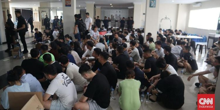 Ratusan WNA Ditangkap di Batam Terkait Penipuan Online