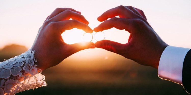 Viral Pria Bali Menikahi Dua Perempuan Sekaligus Kades Berikan Penjelasan