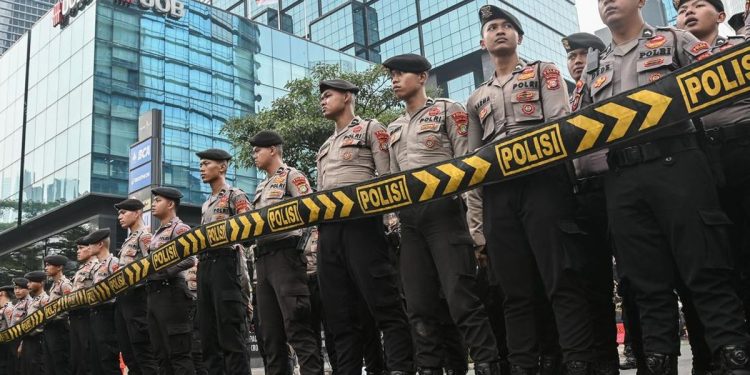 Polisi Kerahkan Ribuan Aparat Amankan Demo di DPR Hingga BGN