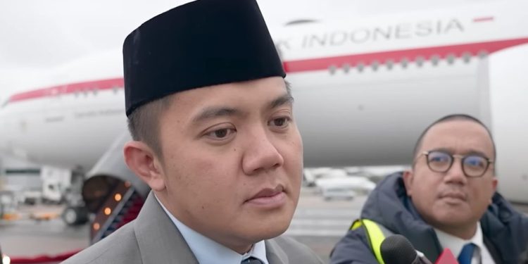 Balasan Teddy terhadap Kritik Dino Patti soal Kunker LN Prabowo