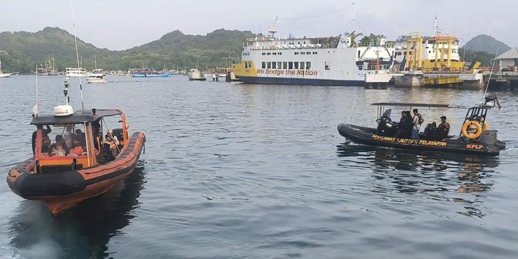 ABK Kapal Vietnam Dievakuasi di Laut Pangkep Sulsel