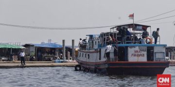 Kapal Mengalami Masalah di Laut, 26 Penumpang Dievakuasi ke Pulau Panggang