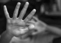 Ibu Tiri Menganiaya Anak Perempuan di Bekasi dengan Alasan Disiplin