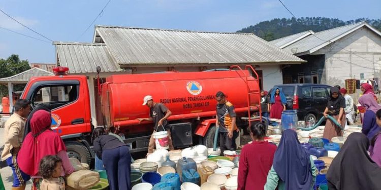 Kekeringan di Jateng Juli Mendapatkan Curah Air Bersih Lebih dari 3 Juta Liter
