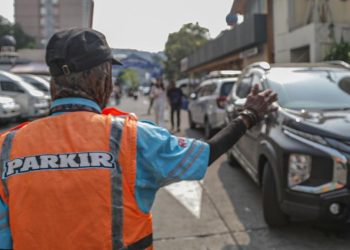 Parkir di Tengah Isu Tarif Baru