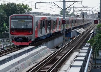 Pesan 16 KRL Baru CLI-225, INKA Kirim Begini