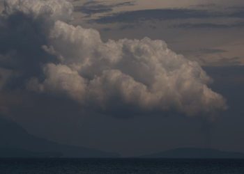 Gunung Anak Krakatau Erupsi, Warga Diminta Menjauh dari Radius Tiga Kilometer
