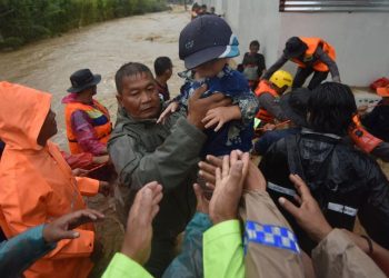 Warga Terjebak Banjir Bandang di Padang, Tim Evakuasi Dari BPBD Dikerahkan
