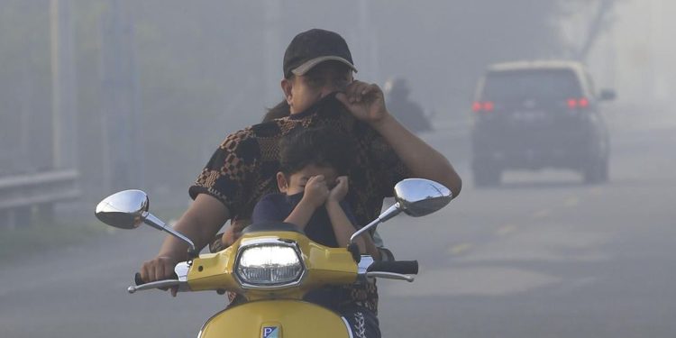 Kabut Asap Dari Kalimantan dan Sumatera Menyelimuti Aceh